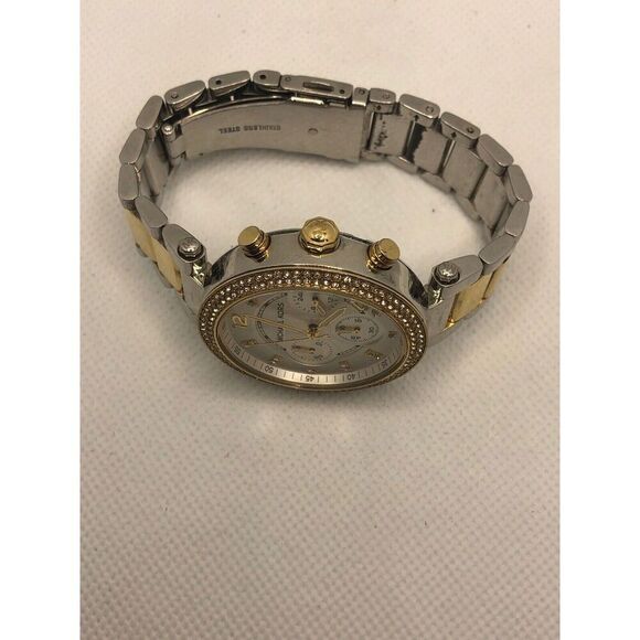 Michael Kors MK5626 Womens Stainless Steel Analog Silver Dial Quartz Watch LP136